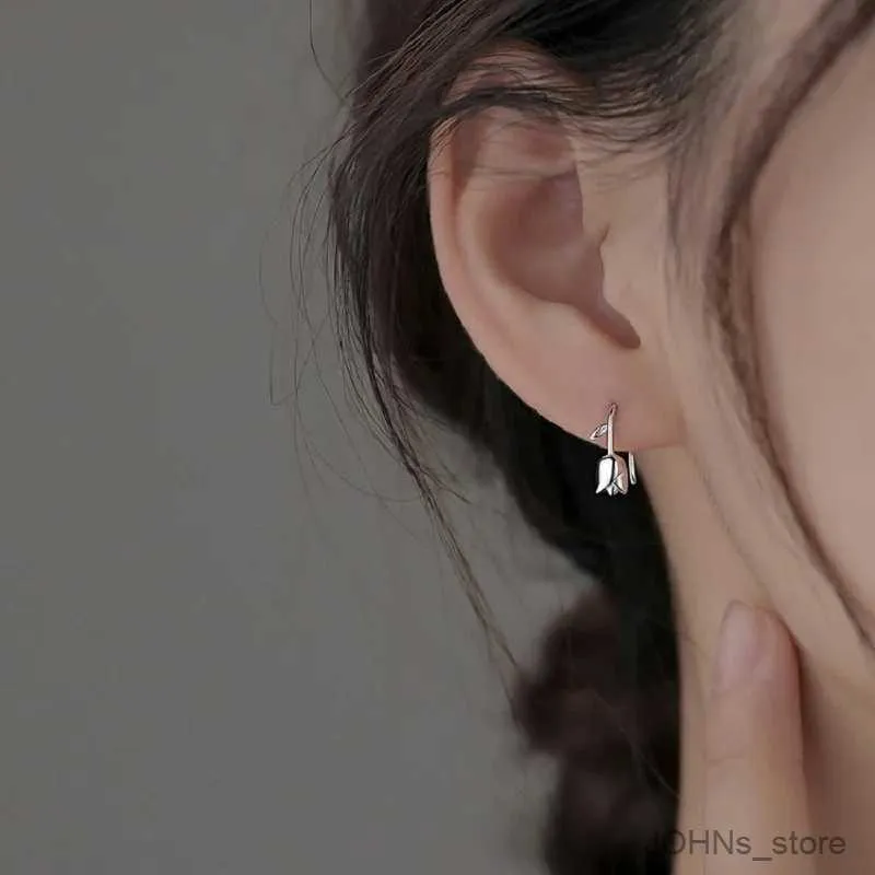 Dangle Chandelier Fashion Silver Color Tulip Flower Stud Earrings for Women Girls Simple Unique Sweet Romantic Jewelry Party New Trend