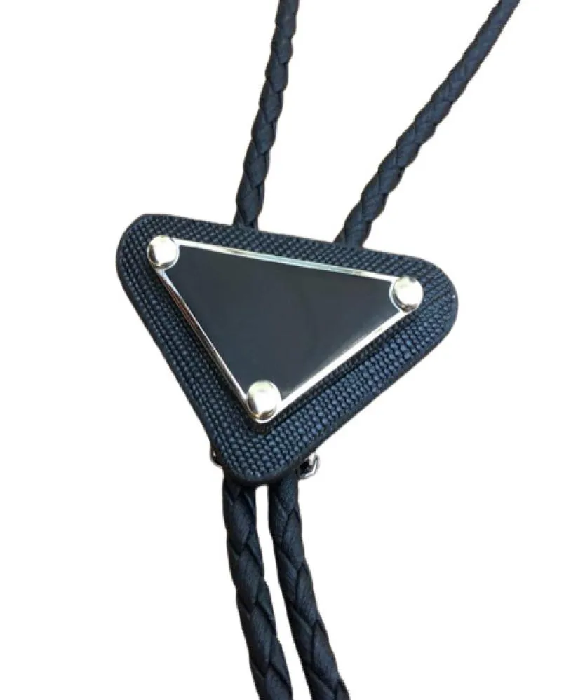 Bow Ties Original Design Western Cowboy Alloy Downward Triangle Bolo Tie för män och kvinnor Personlighet Neck Fashion AccessoryBow2569376