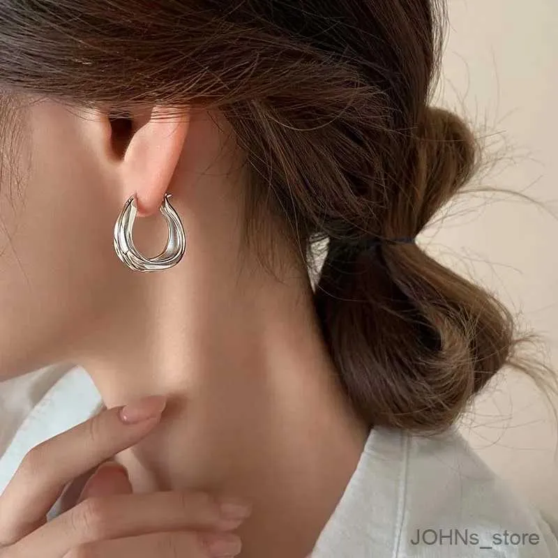 Stud New Trendy Metal Irregular Pleated Hoop Earrings for Women Fashion Design Silver Color Geometric Earrings Jewelry Gifts