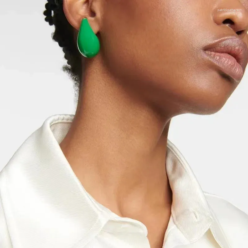 Stud -oorbellen 2024 modewaterval voor vrouwen meisje email groene kleuren anti allergisch eenvoudig ontwerp metaal verjaardag sieraden cadeau