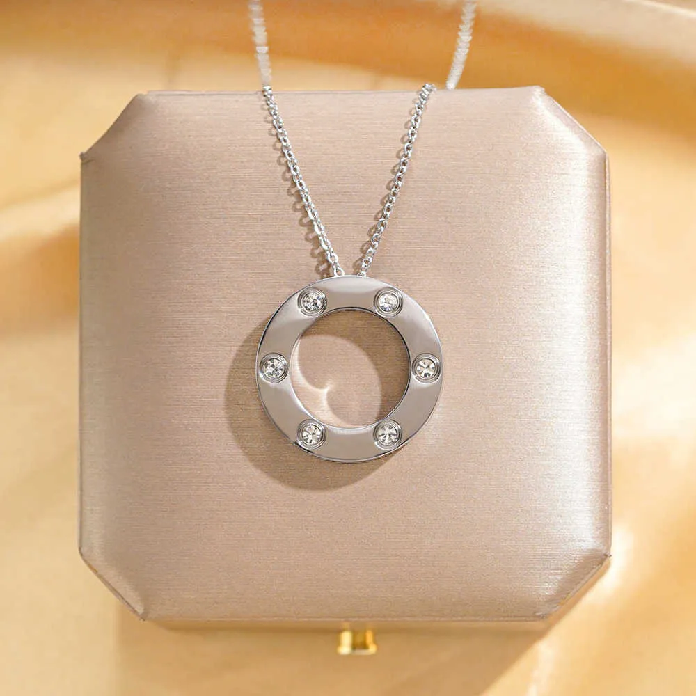 Nouveaux colliers de conception classiques Qualité Luxury Six Diamond Circular Collier Femelle avec chariot Collier d'origine