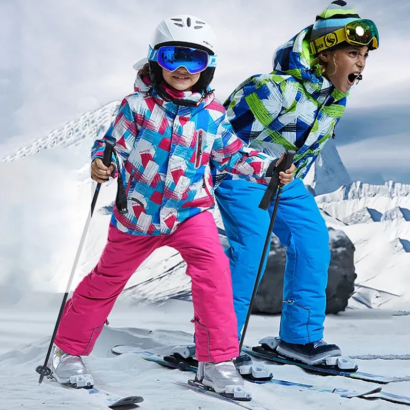 Sets Winter erwärmt Kinder Jungen Jungen Schnee Anzüge Bergmädchen Ski -Sets wasserdichte Jacke Patns Kinder Snowboard -Tracksuit Babykleidung Babykleidung