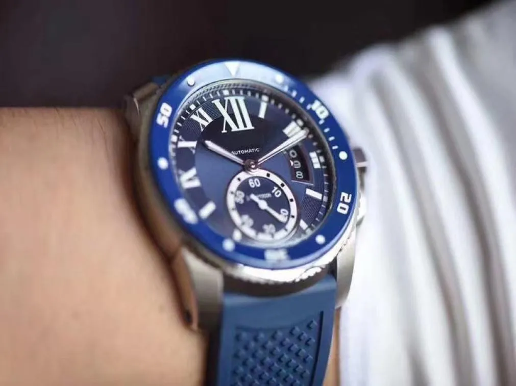 Mentille de calibre de luxe Top Watch Gift High Quality Mouvement automatique montre mécanique Sports Blue et Black Rubber Homme Watches2420195
