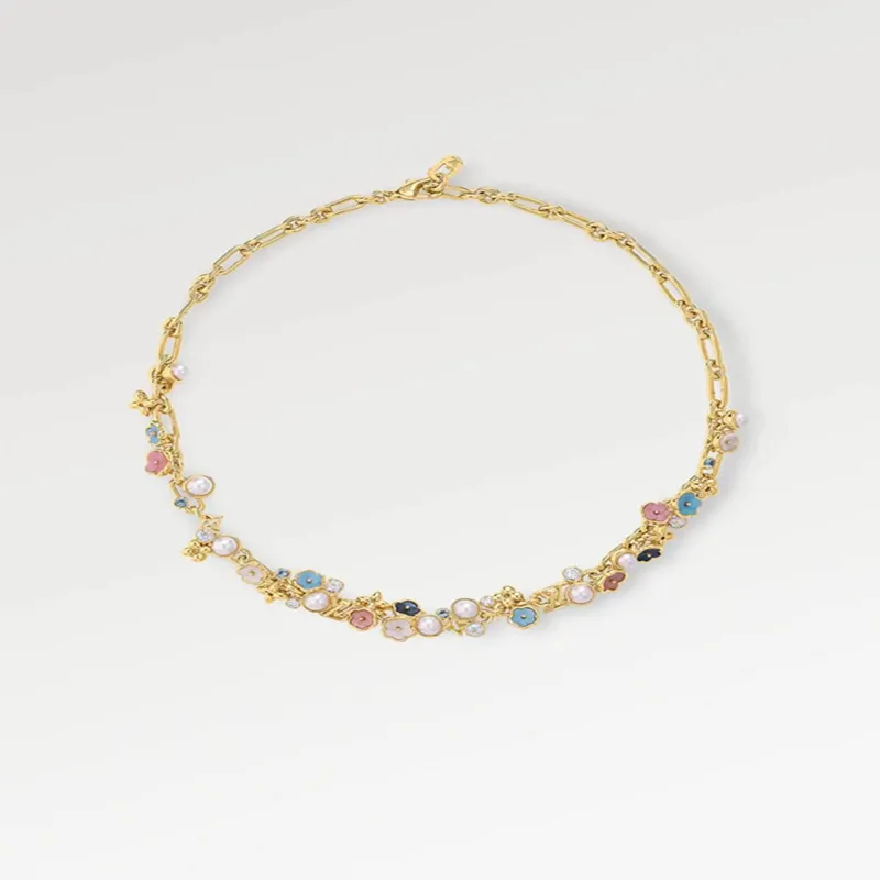 Nuevos joyas de lujo Pearl Flower Gold Secklace para mujeres Fashionable y personalizada Accesorios de bolas de bolas Regalo Festival