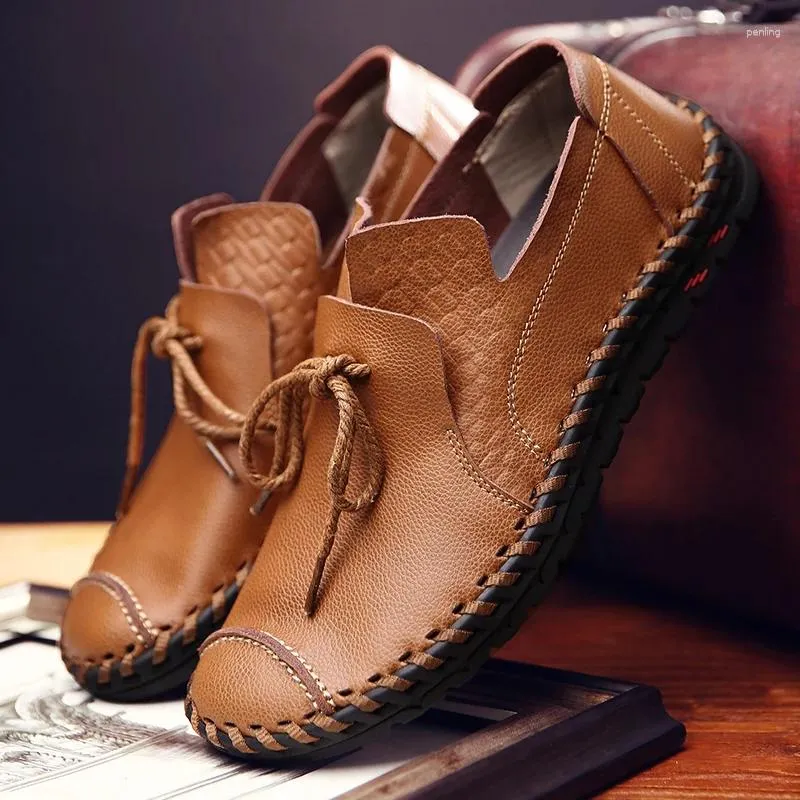 Chaussures décontractées à la main pour hommes en cuir extérieur