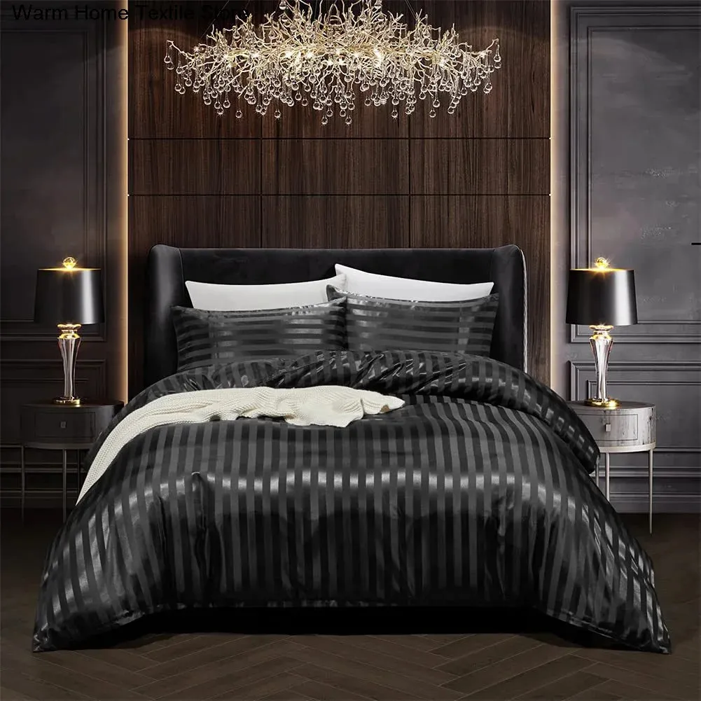 Ensemble de literie en satin de luxe Couvrette de couette avec taie d'oreiller style européen Double King Size Couvertures de lit confortable linge de lit sans feuille 240424