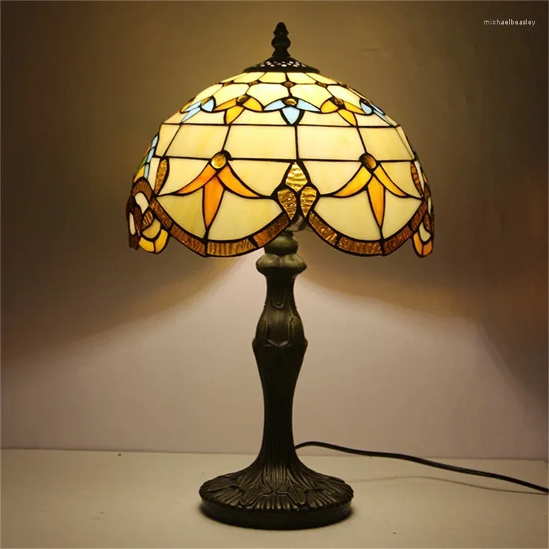 Настольные лампы 8 млн лампа Tiffany Modern для спальни креативная цветочная фигура