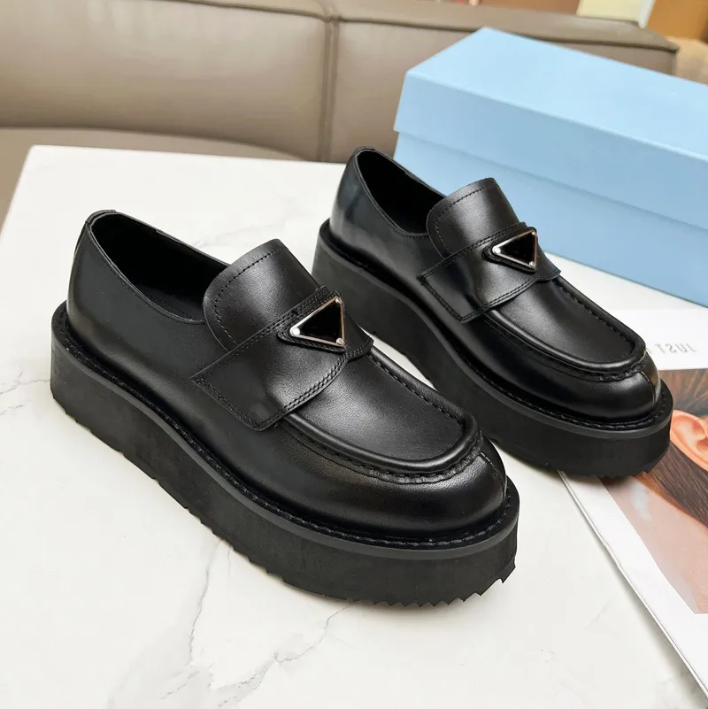 En kaliteli gerçek deri tasarımcı loafer kadın monolit loafers platformu Penny Sneaker Chunky Loafer Lace-Ups Elbise Ayakkabıları Lady Ofis Casual