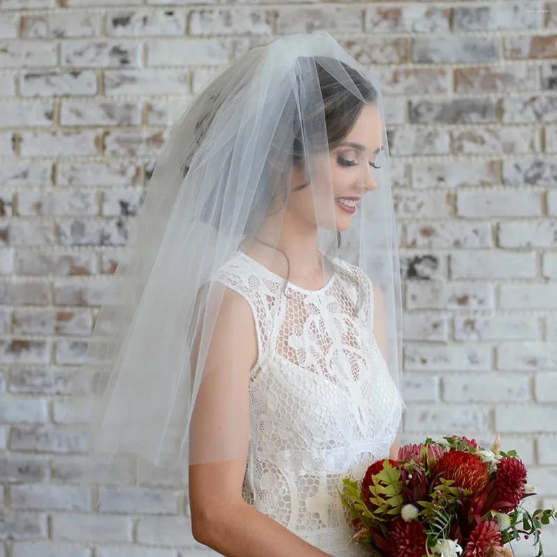 Veaux de mariée courts avec fard à joues 2 niveaux coupés coupées voitures de mariage épaule accessoires pour la mariée v26