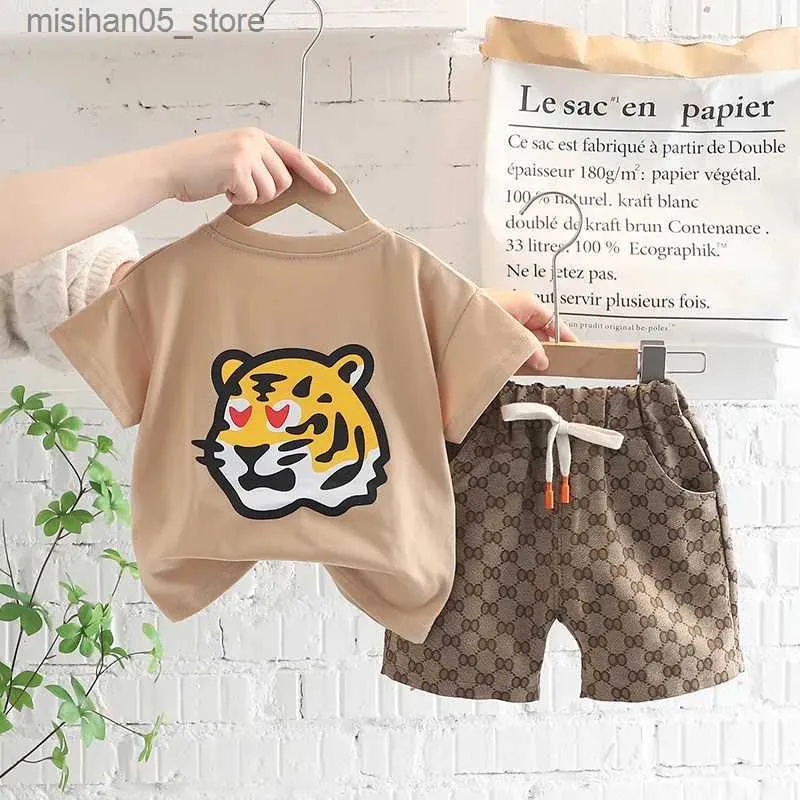 Set di abbigliamento 1 2 3 4 5 Summer Boys Set Tiger Pattern T-shirt+Shorts Design in rete 2 pezzi di bambini Casual Q240425