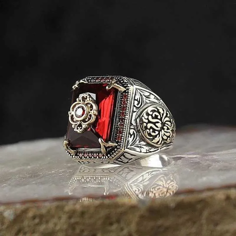 Band Rings Retro Handmade Turkish Signet Ring for Men Women Ancient Silver Color Carved Eagle Inlaid Red Zircon Punk Motor Biker H240425