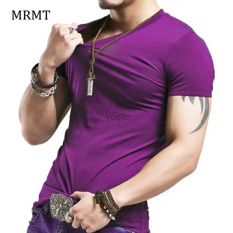 Мужские футболки 2024 Новая мужская футболка Tops v Шея с коротким рукавом футболка Mens Fashion Fitnes