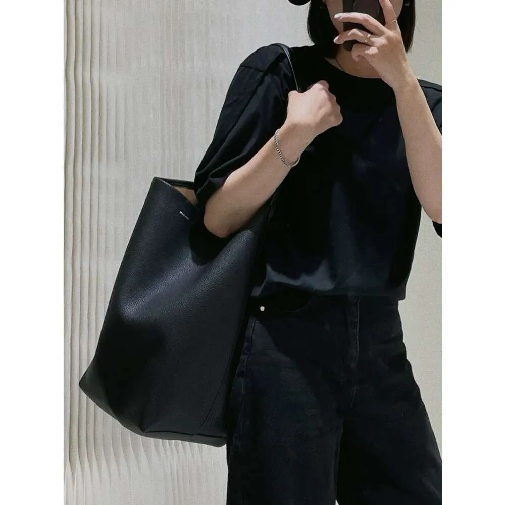 Sac Nouveau The Automne / Winter Row Getins Leather Bucket Commuter Handsbag Womens One épaule grande capacité Sac Femme 8gs9