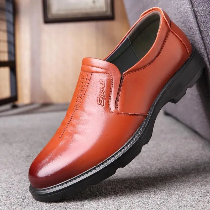 Casual skor av hög kvalitet brittiska läder män utomhus sommar kör klassisk glid på klänningskontor snörning