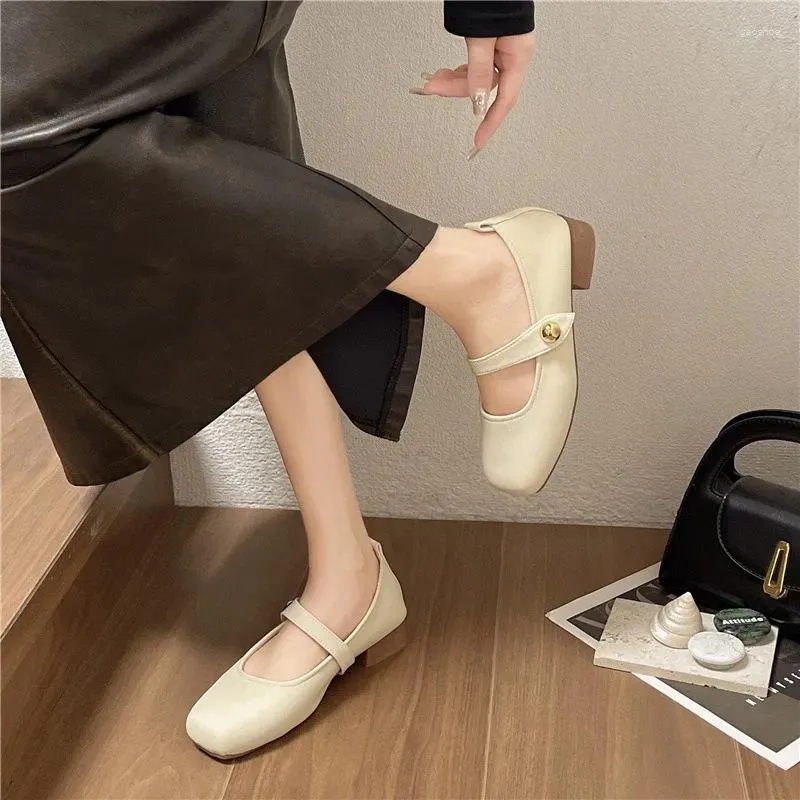 Chaussures habillées comémore Soft Sole Mary Jane Women's 2024 Spring Shoe Women Sandales avec des talons Casual Elegant Le cuir Pumps Summer