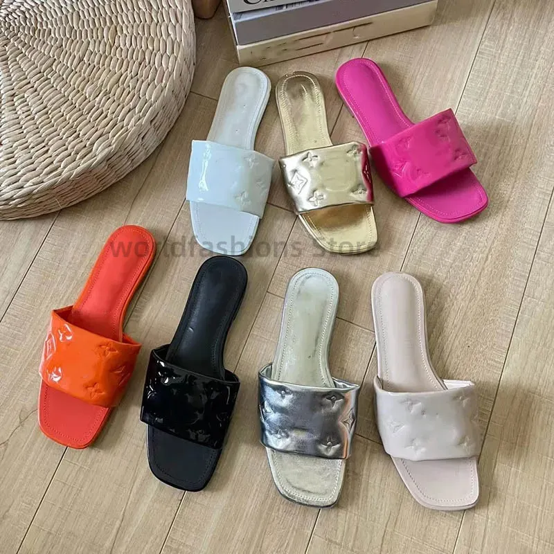 Luxe muilezel Designer Slippers Vrouw Sandalen schudden platte gouden metallic lambskinekin dames platte slippers zomer buiten dame dia glijbaan glijdende lederen hakken schoenen