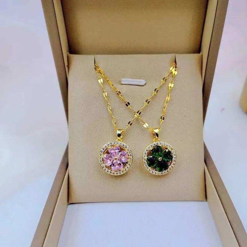 Green Flower Clover Pendant Necklace Vintage Style Gift_voghion.com