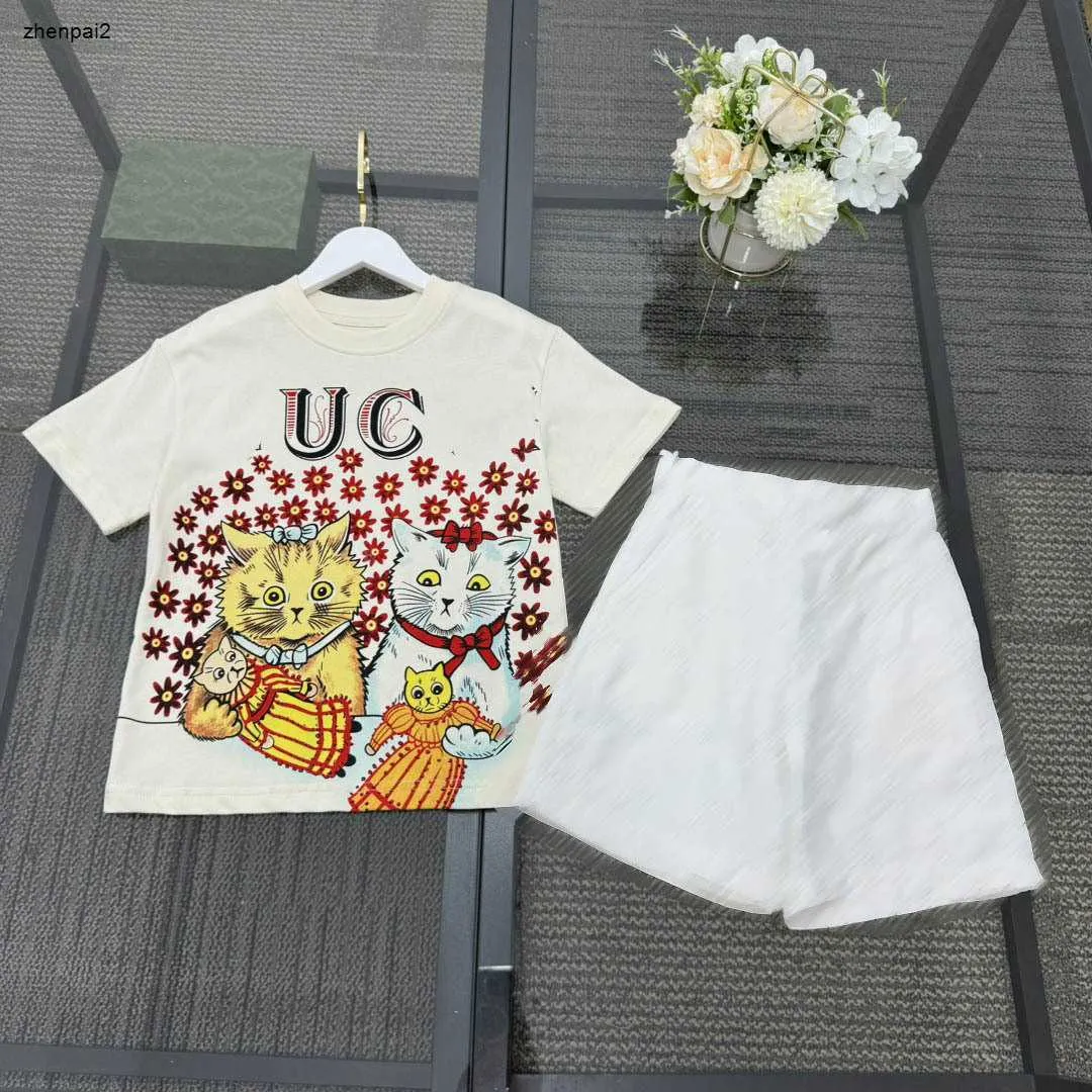 Luxury Baby Tracksuits Summer Girls Set Kids Designer Ubrania Rozmiar 100-150 cm Śliczny kota wzór okrągłego szyi i szorty 24 kwietnia