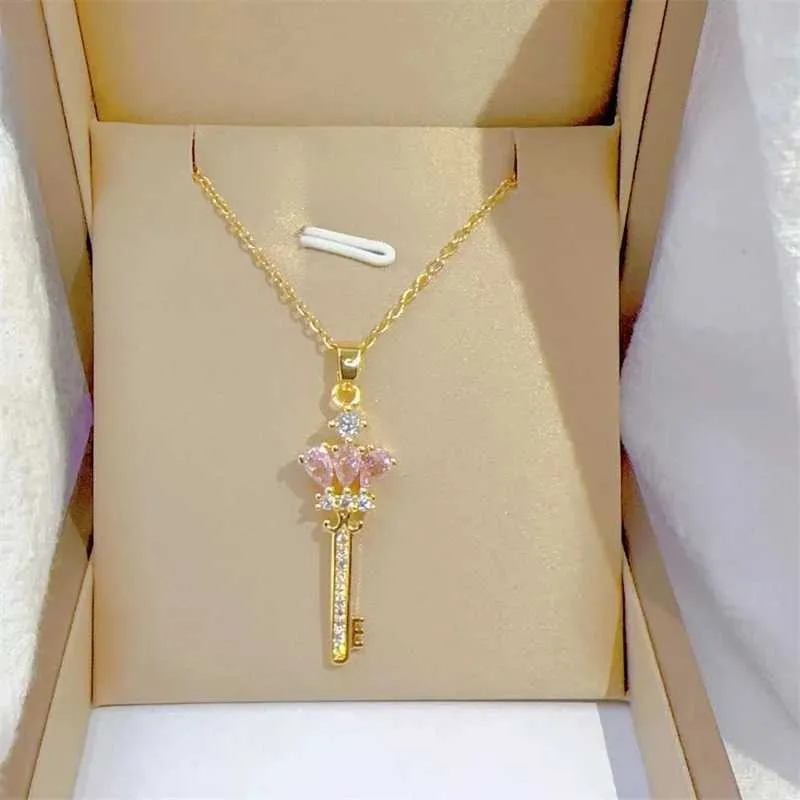 Přívěsky na náhrdelníky Módní roztomilý růžový personalizovaný náhrdelník s korunou a klíčem Klasický lehký retro design Nerezová ocel Všestranný_voghion.com