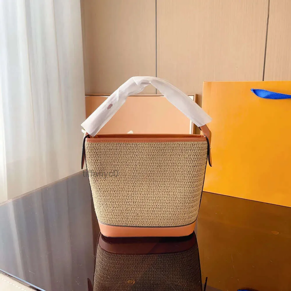 24ss Fashion Womens Luxury Designer соломенное пчеловод кожаная сумка рука тканая сумка для сумочки шоппин
