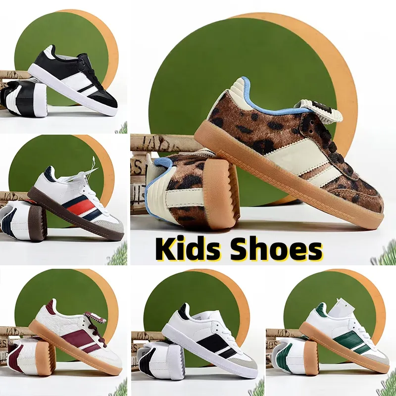 2024 Kids Shoes Casual Running Boys Sneakers Barn Youth Big Kid Shoe Toddlers Preshcool Runner Gum Trainers Black White Girls Szie 24-35