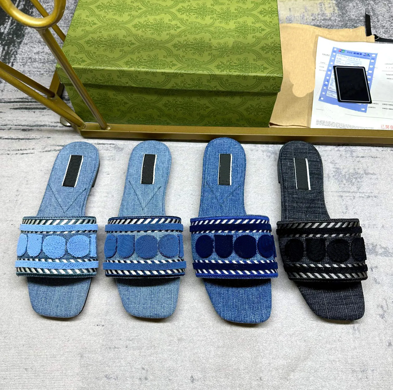 Designer New Flat Sandals Denim Beach Rubber Broidered Canvas Summer and Automn Mule Outdoor Luxury Home Slippers Women Beach Herringbone Slippers Ins