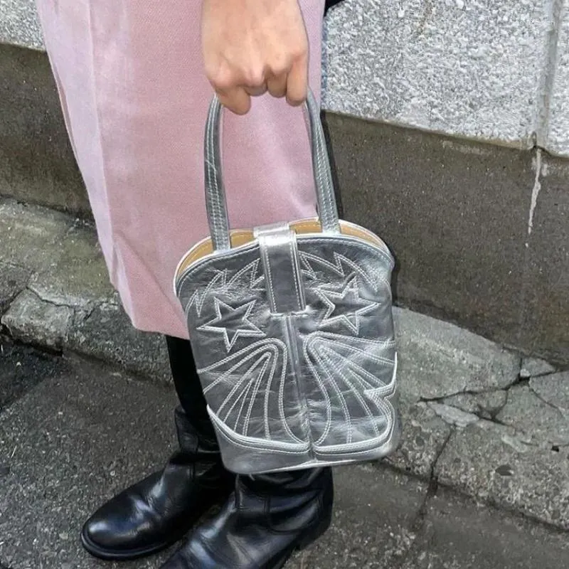 イブニングバッグMBTI Y2Kシルバーレディースハンドバッグデザイナーオリジナルスター刺繍夏ファッショントップハンドルバッグニッチスモールカジュアルメスの財布