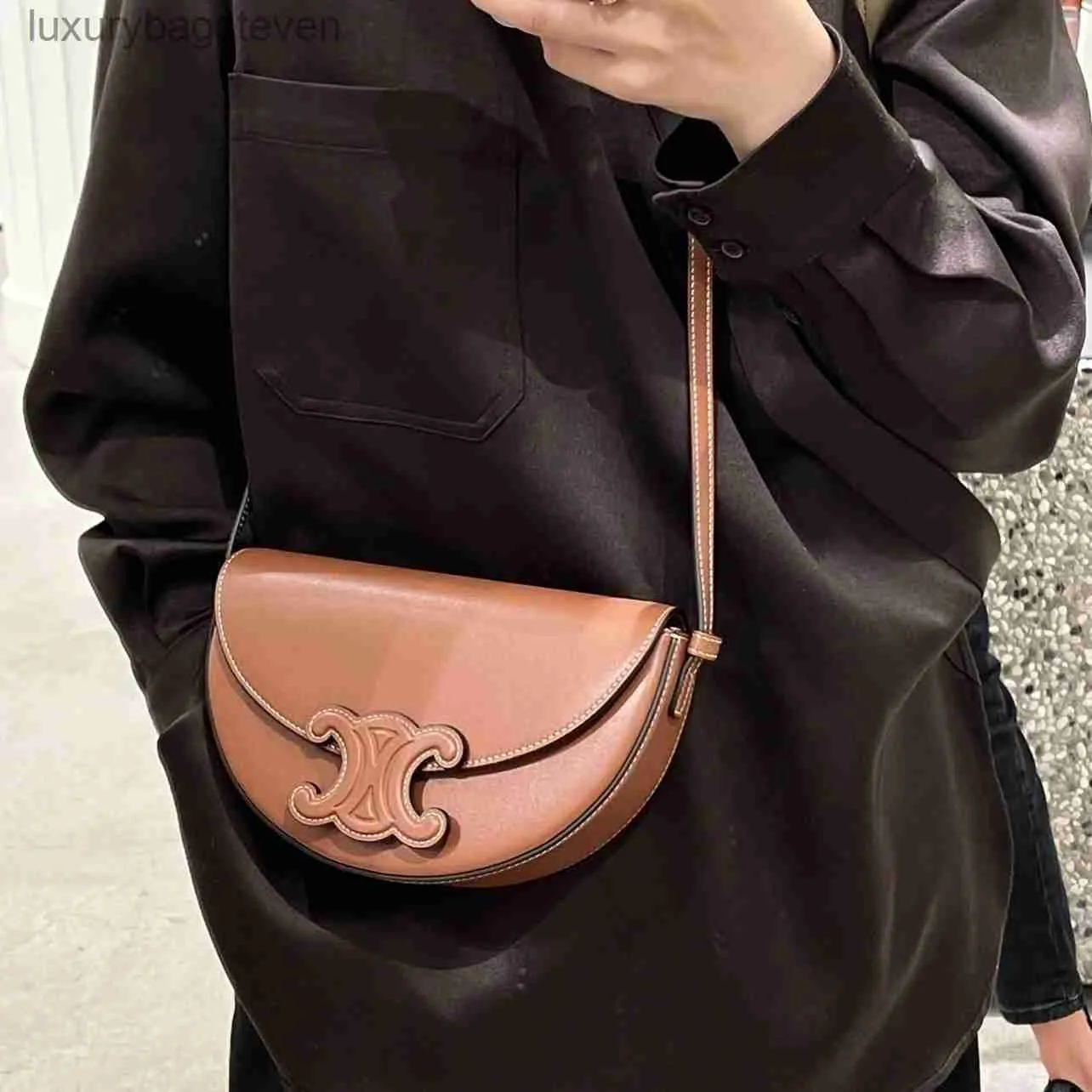 Women Retro Original Cellin Designer Bags New Saddle Bag Leather Half Round Moon Bag Fashion Crossbody Crossbody Womens ذات الشعار الأصلي عالي الجودة