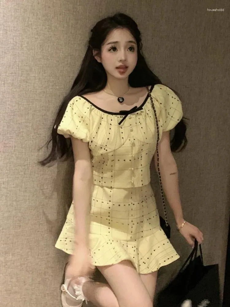 Рабочие платья 2024 Летняя корейская сладкая модная юбка для женской рубашки Топ Топ Мини Двух кусоч