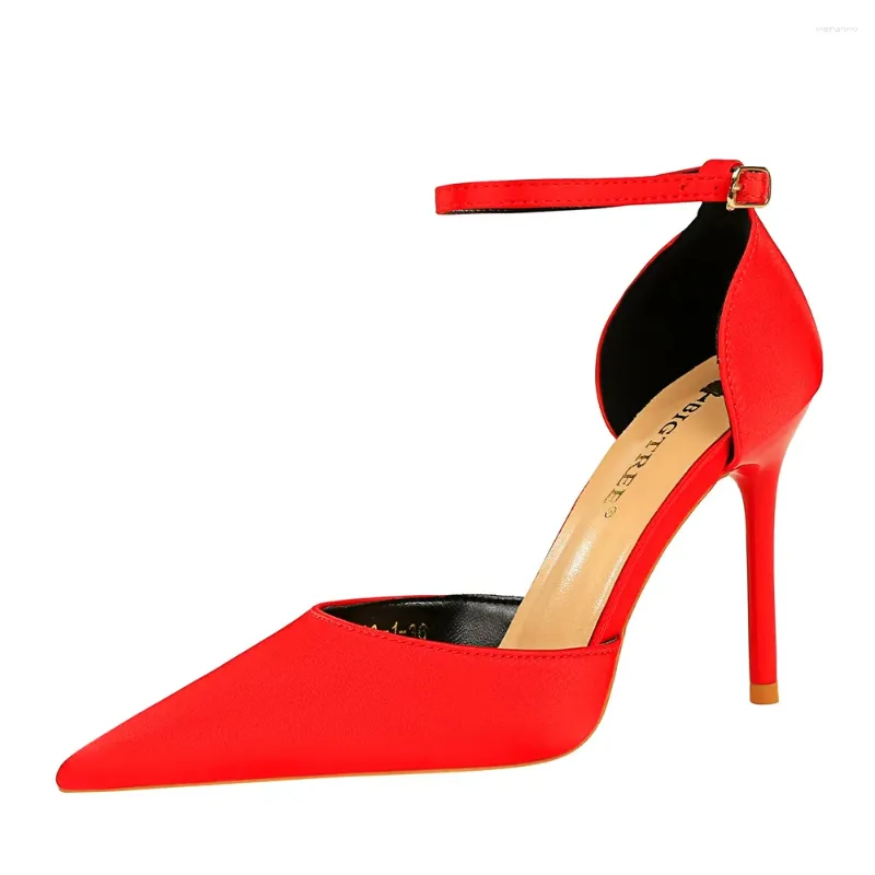 Chaussures habillées 10 cm de haut talon satiné pointu à cheville creuse rouge pour femmes mariage