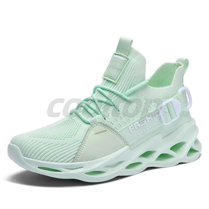 2023 Designer Chaussures décontractées Chaussures de style classiques hommes Chaussures de course Triple Blanc Blanc rouge vert vert foncé gris Trainers sportifs Sneakers 36-45