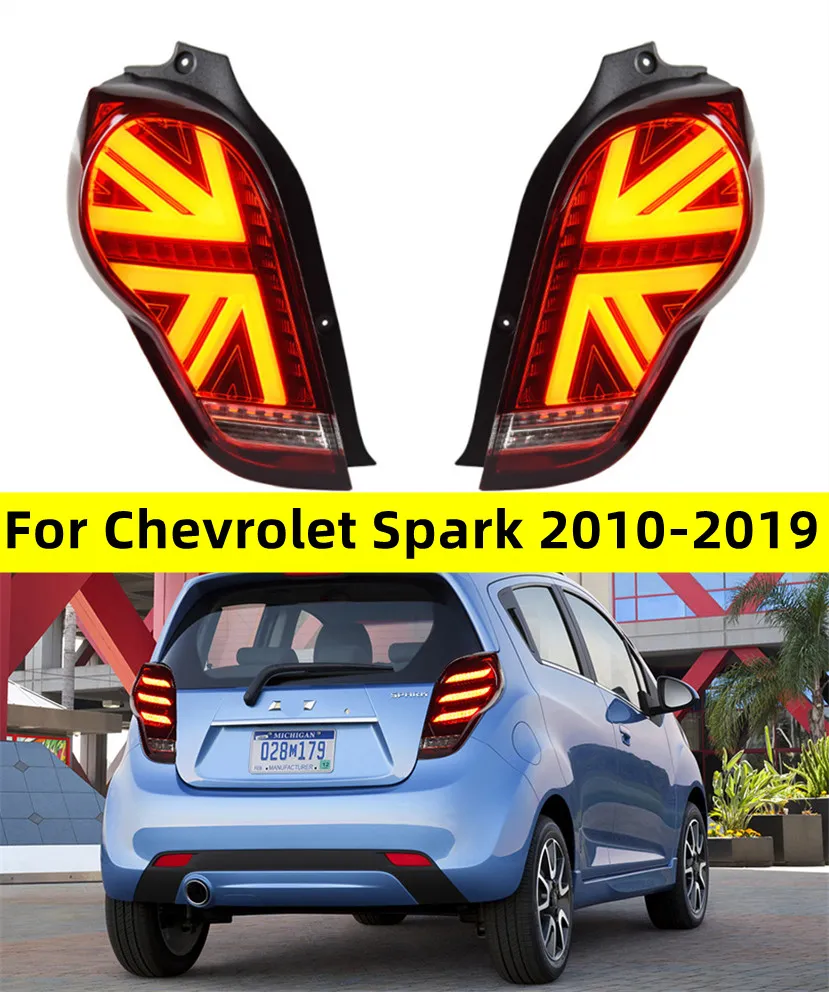 Bil Taillight för Chevrolet Spark 2010-20 19 LED Brake Reverse Lights Dynamic Turn Signal Light Lamp Assembly