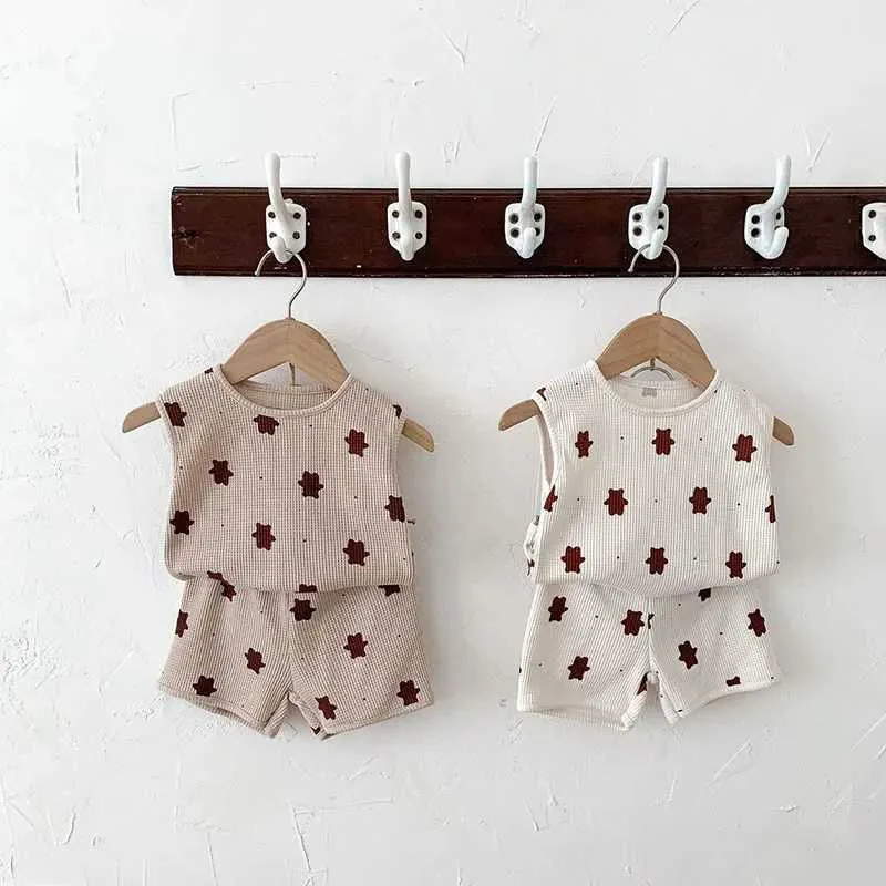 Kläder sätter sommar babykläder kostym våffla björn kläder set spädbarn girs väst och shorts baby oiutfit h240425