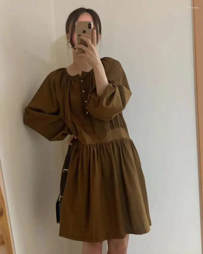 Sukienki swobodne Korea Południowa Elegancka jesienna francuska vintage okrągła szyja luźna solidna kolor długi rękaw mała sukienka krótka spódnica kobieta