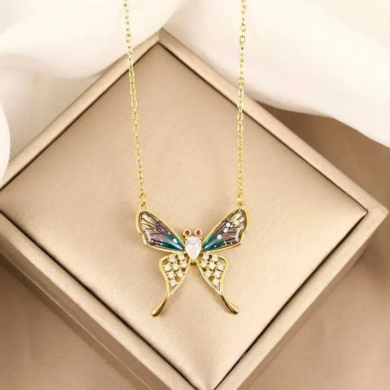 Pendant Necklaces Classic Personalized Micro-embellished Colorful Butterfly Wing Necklace Fashionable and Charming_voghion.com
