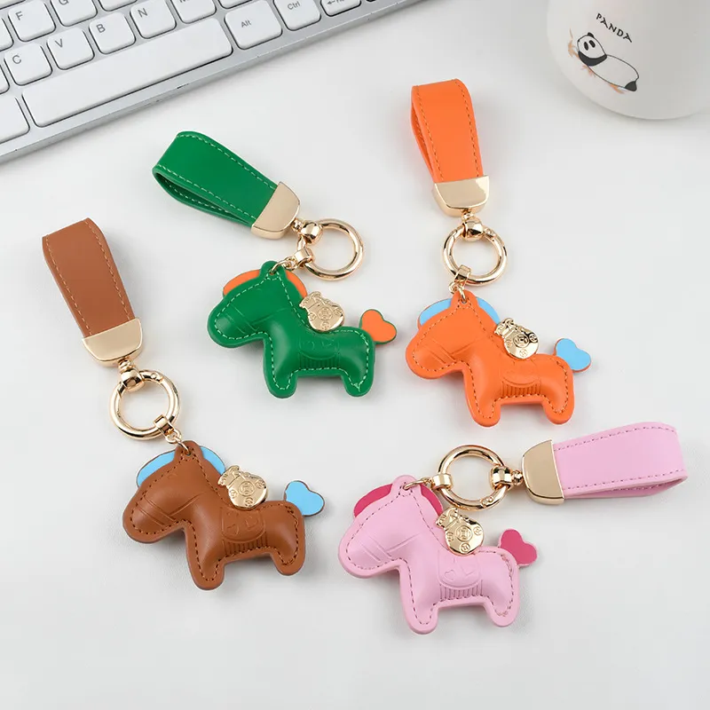 En vrac, clés de poney mignons, couple de pendentif couple Pu Leather Cartoon School School Alloy Car Key Chain Chain Bijoux Accessoires