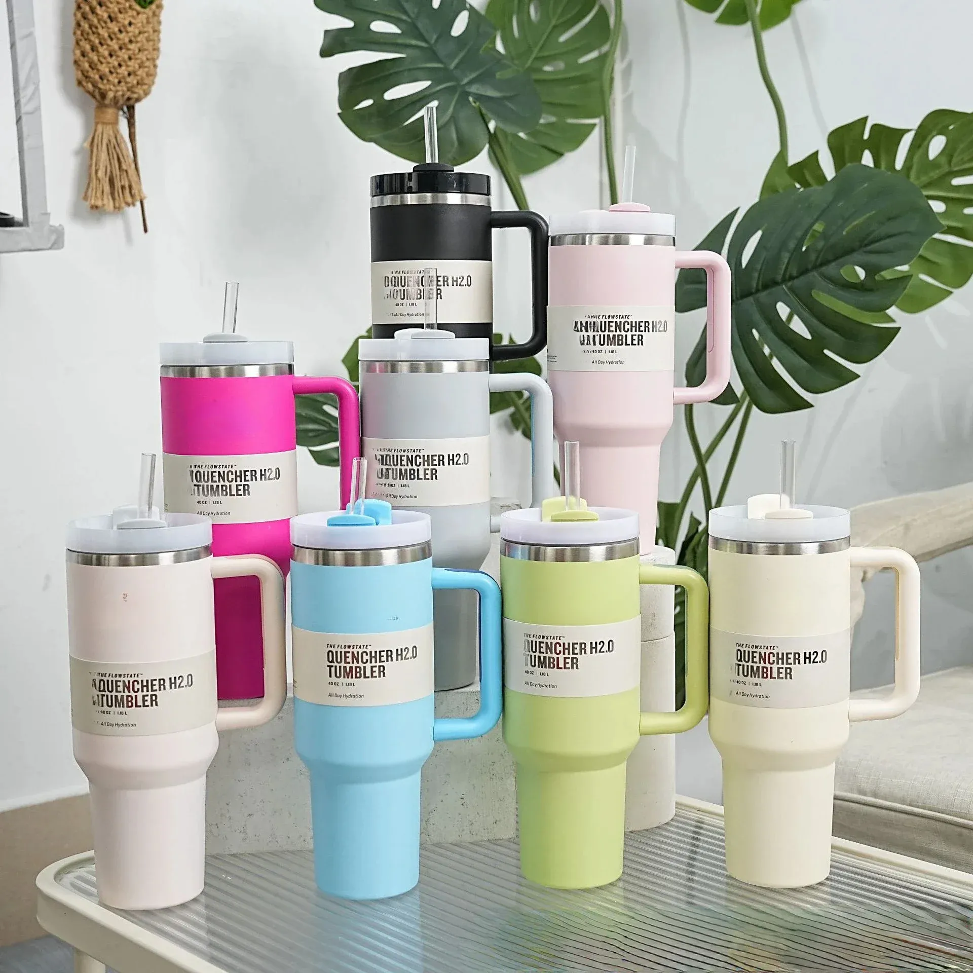 Nuove tazze da 40 once neon Tumbler Tumblers Pink Co-branding Flamingo in acciaio inossidabile Valentino da giorno di tazze da giorno con vettura in silicone Straw 2a generazione Auto da viaggio 0425