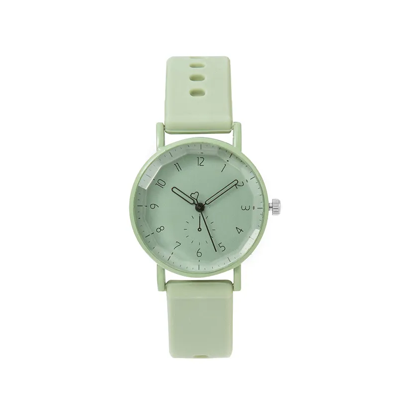 Nouveau petit étudiant frais montre la couleur de bonbons de la femme Single Eye Digital Scale Quartz Silicone Women's Watch Wholesale