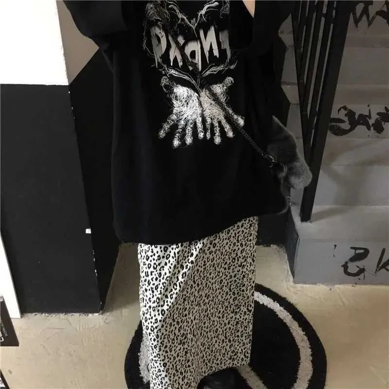 Men's T-Shirts T shirt for men Men clothing anime printing 2023 summer Short slve Dark style Oversized tshirt strtwear Y2k Vintage tops H240425