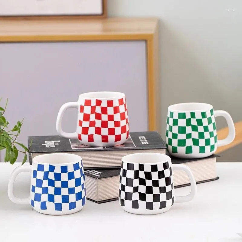 Tazze a scacchiera tazza irregolare semplice coppia di ceramica coppia acqua creativa personalità latte caffè