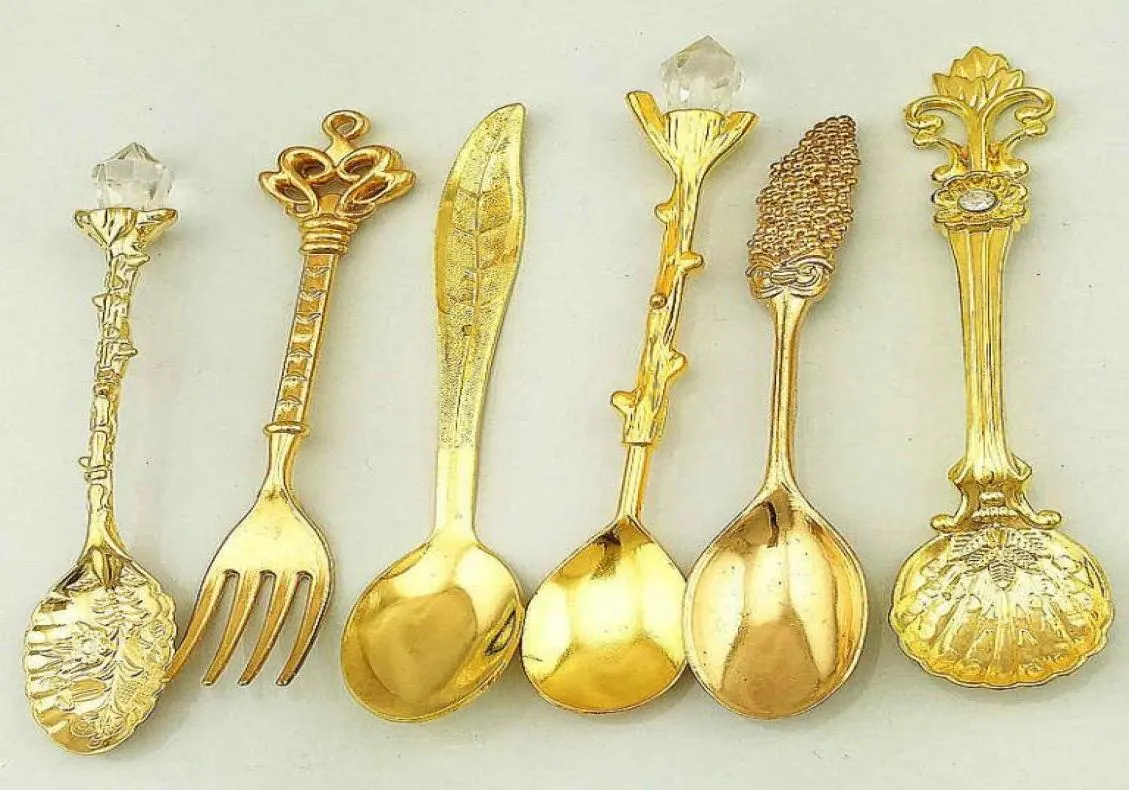 Retro European Carved Mini Coffee Spoon Ice Spoon Dessert Spoons Fruit Fork Middle East Style Tableware 6pcs DEC0852523382