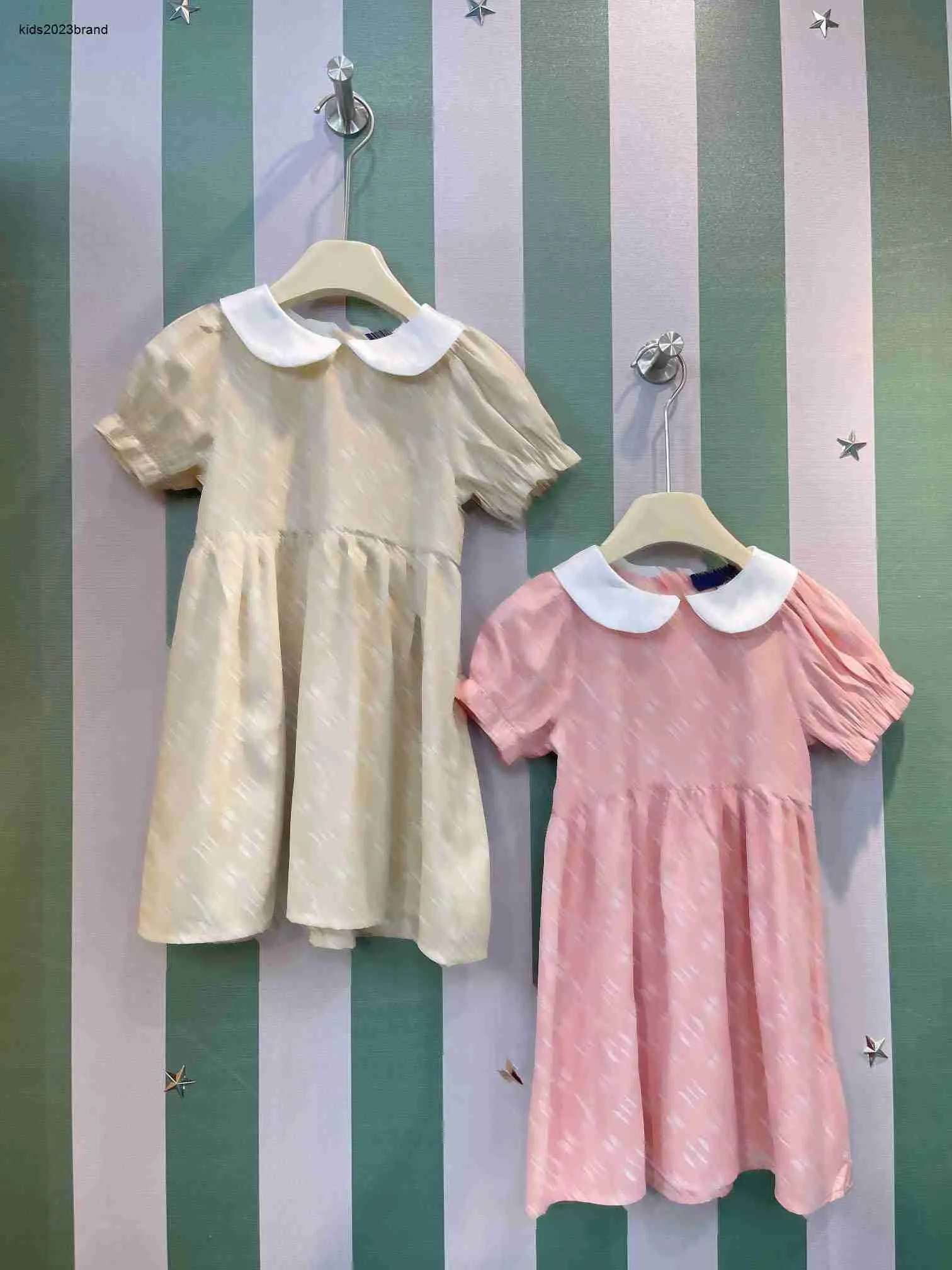 Ny baby kjol vit lapel prinsessklänning storlek 110-160 cm barn designer kläder sommar hög kvalitet logotyp tryck flickor partydress 24 april