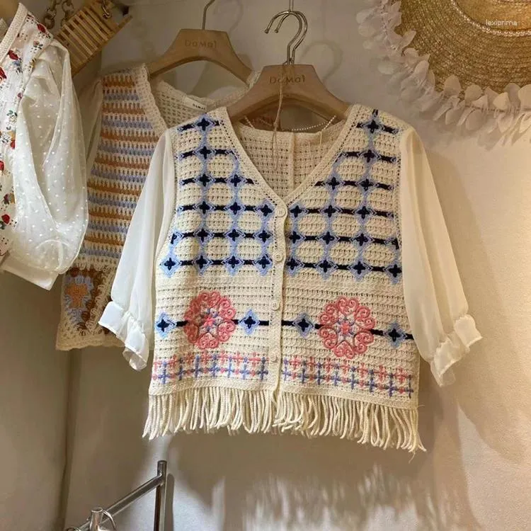 女性のブラウスBlusas de Mujerかぎ針編みの女性トップVネックタッセルフローラル刺繍女性メッシュニットパッチワークレディースドロップシップ