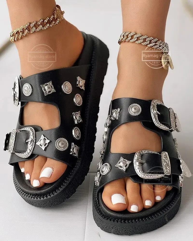 Slippers vrouwen bezaaid dubbele riem buckled slippers platform klinknagels punk rock mules metaal fittingen feestschoenen buiten glijbanen 240409