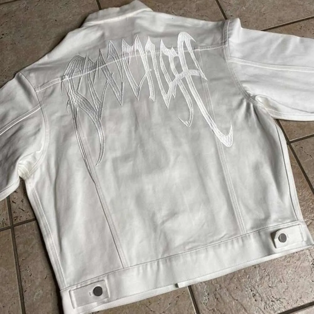 デザイナーブランドのメンズ秋のジャケットデニム、ピュアホワイト刺繍、高品質のルーズデニムジャケット