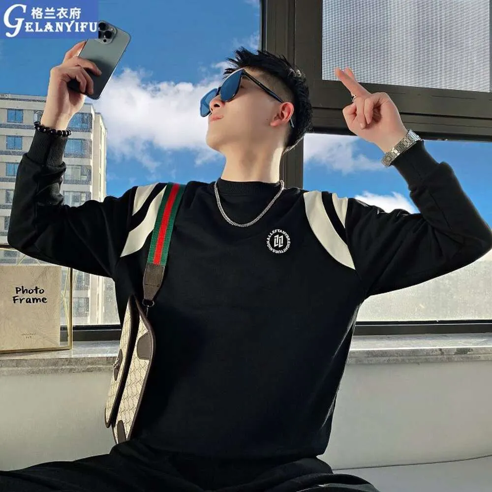 Pi shuai färg kontrasterande tröja modemärke Instagram mäns topp 2024 nya vår- och höstsäsongskläder långärmad t-shirt kappa snygg