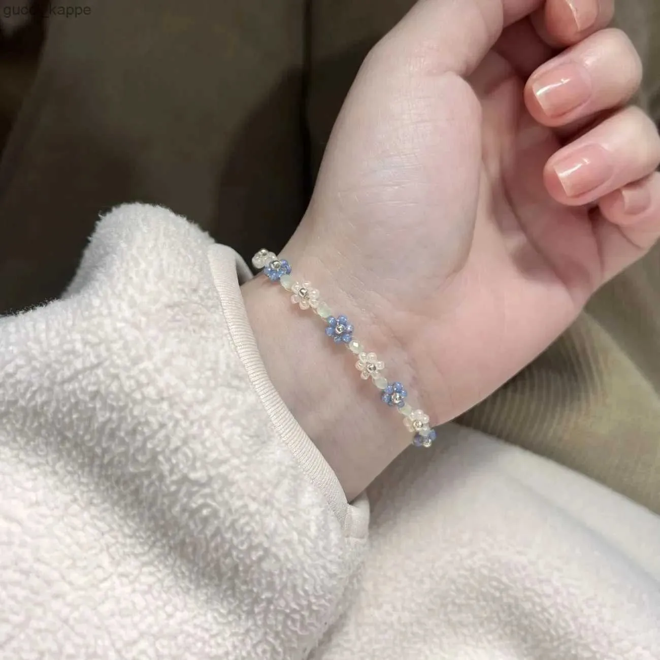 Pärlstav 2023 Nya modekristallblomma pärlor armband för kvinnor elastisk justerbar charm armband vänskap smycken tillbehör