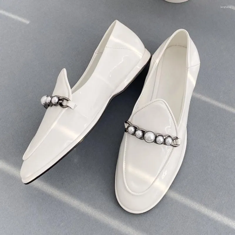 Casual schoenen mode wit lederen parel ketting decoratie flat het hele seizoen dames loafers all-match werk werk