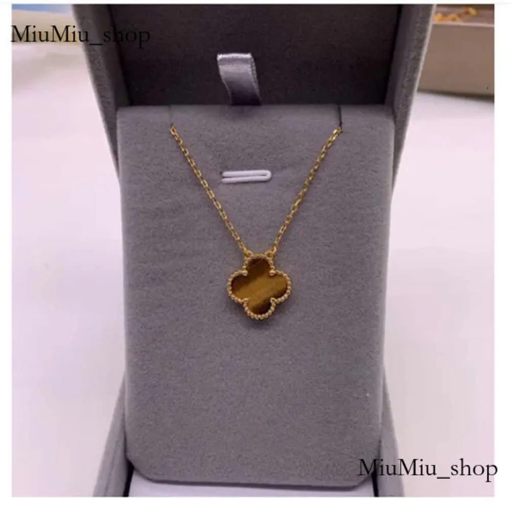 Classiche collane a trifoglio a quattro foglie pendenti in acciaio inossidabile in acciaio inossidabile inossidabile per donne per donne Girl's Mother's Day Impegno per la festa della festa Gioielli Gift Gift Wholesale 213 213