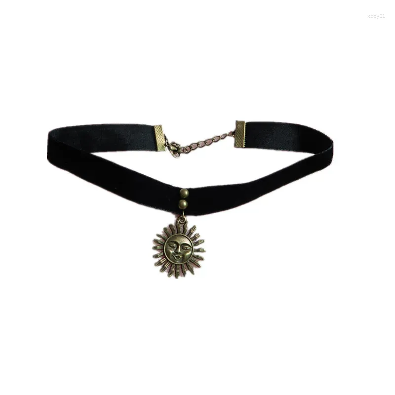 Pendants Trendy Sexy Punk Gothic Leather Choker Necklace Vintage Charm Short-haired Girl Retro Women Jewelry Gift ZE